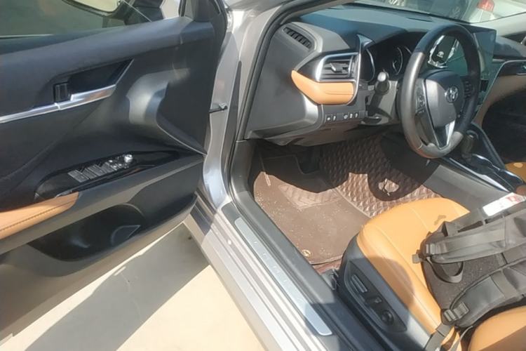Used Toyota Camry 2021 2.0G Luxury Edition Driver Seat