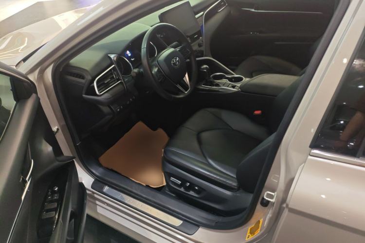 Used Toyota Camry 2021 2.0G Luxury Edition Driver Seat