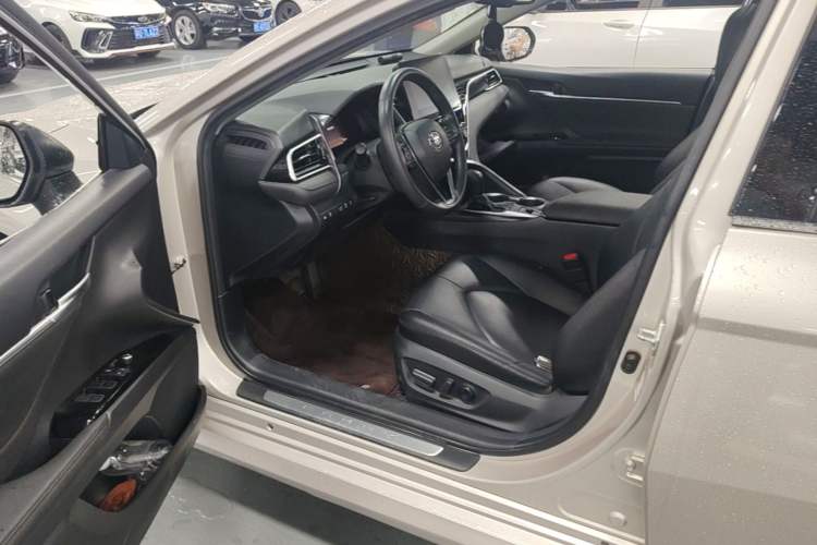 Used Toyota Camry 2021 2.5G Luxury Edition Driver Seat