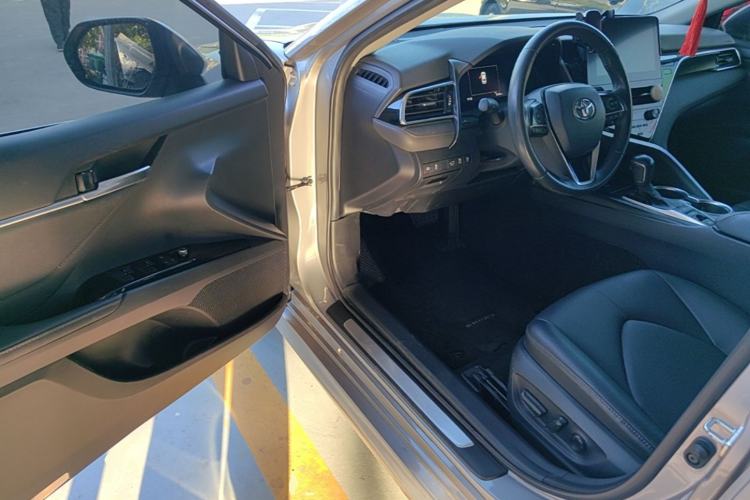Used Toyota Camry 2021 2.5G Luxury Edition Driver Seat