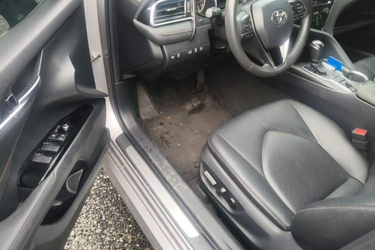 Used Toyota Camry 2021 2.0G Luxury Edition Driver Seat