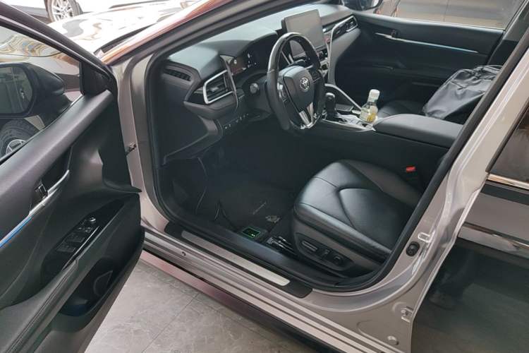 Used Toyota Camry 2021 2.5G Luxury Edition Driver Seat