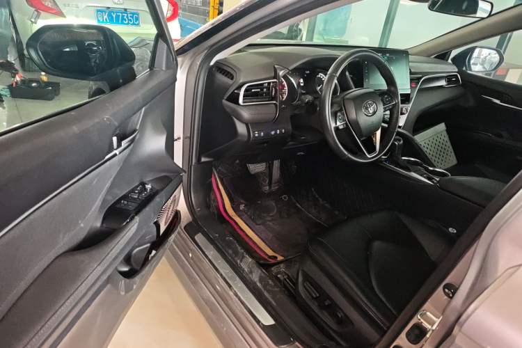 Used Toyota Camry 2021 2.0G Luxury Edition Driver Seat