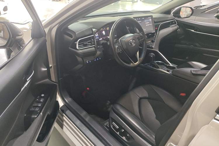 Used Toyota Camry 2021 2.5G Luxury Edition Driver Seat