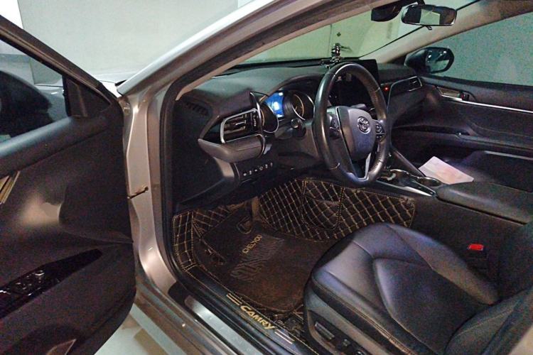 Used Toyota Camry 2021 2.0G Luxury Edition Driver Seat