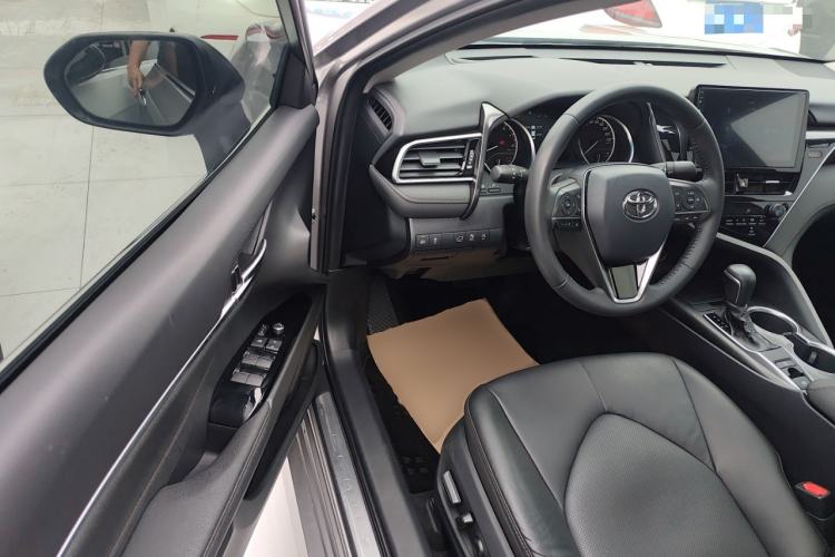 Used Toyota Camry 2021 2.0G Luxury Edition Driver Seat