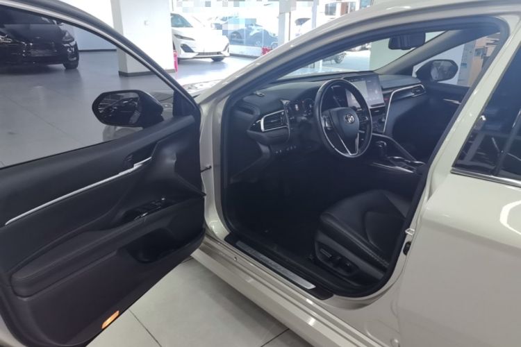 Used Toyota Camry 2021 2.5G Luxury Edition Driver Seat