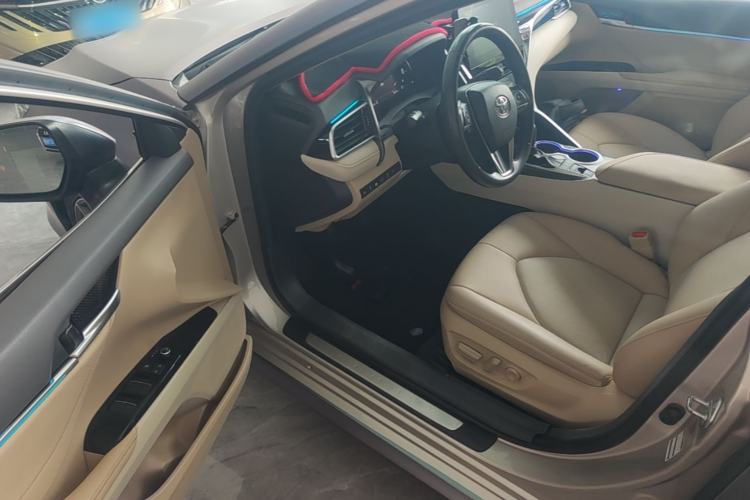 Used Toyota Camry 2021 2.5G Luxury Edition Driver Seat