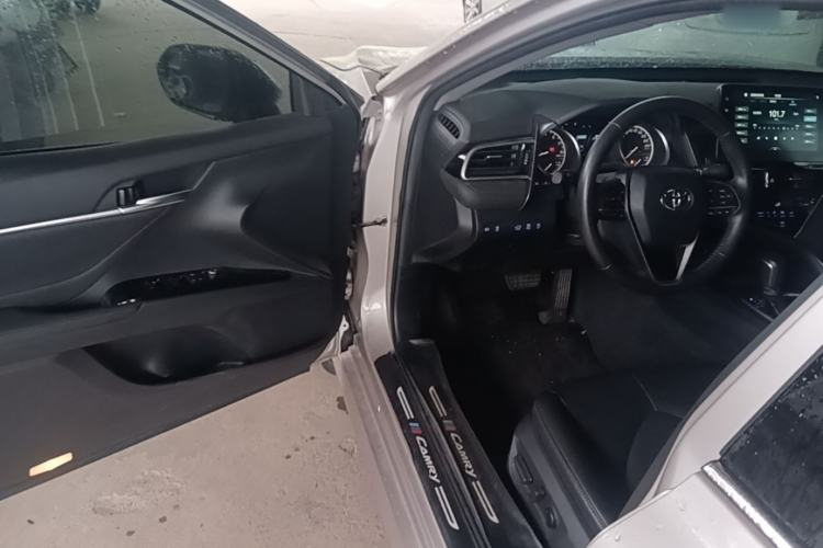 Used Toyota Camry 2021 2.0G Luxury Edition Driver Seat