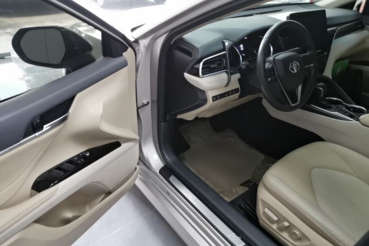 Used Toyota Camry 2021 2.0G Luxury Edition Driver Seat