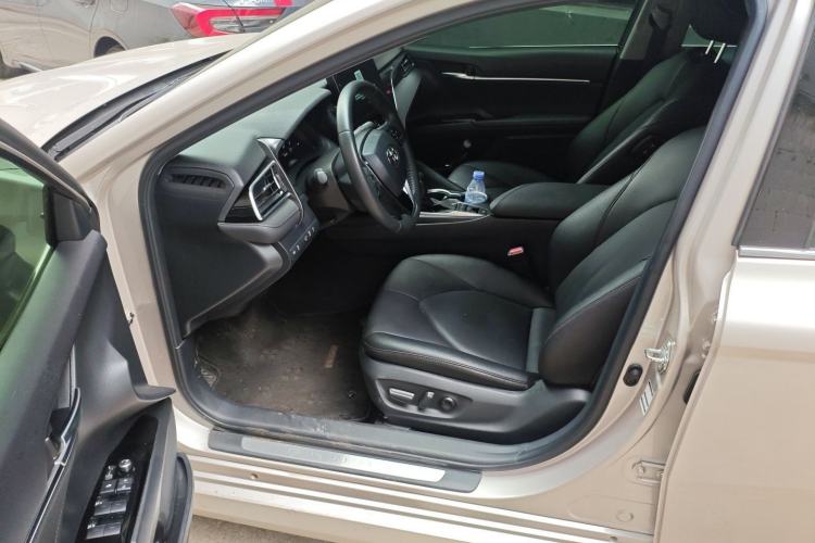 Used Toyota Camry 2021 2.5G Luxury Edition Driver Seat