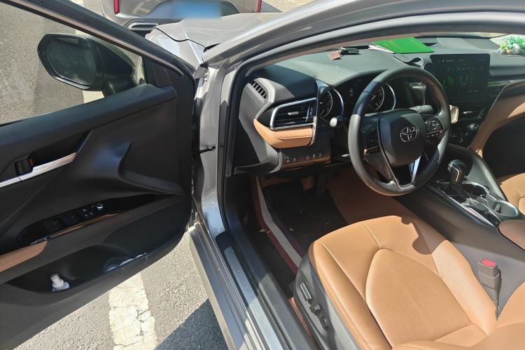 Used Toyota Camry 2021 2.0G Luxury Edition Driver Seat