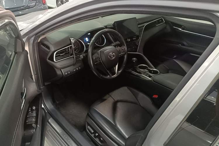 Used Toyota Camry 2021 2.0G Luxury Edition Driver Seat