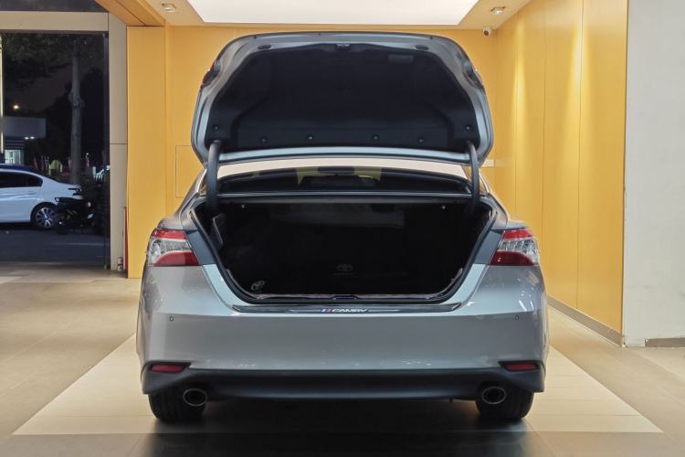 Used Toyota Camry 2021 2.0G Luxury Edition Exterior 12