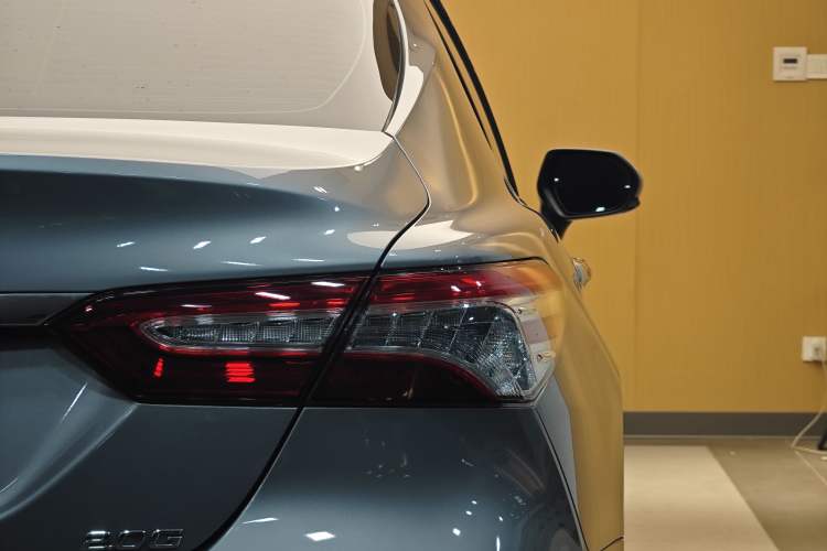 Used Toyota Camry 2021 2.0G Luxury Edition Exterior 14