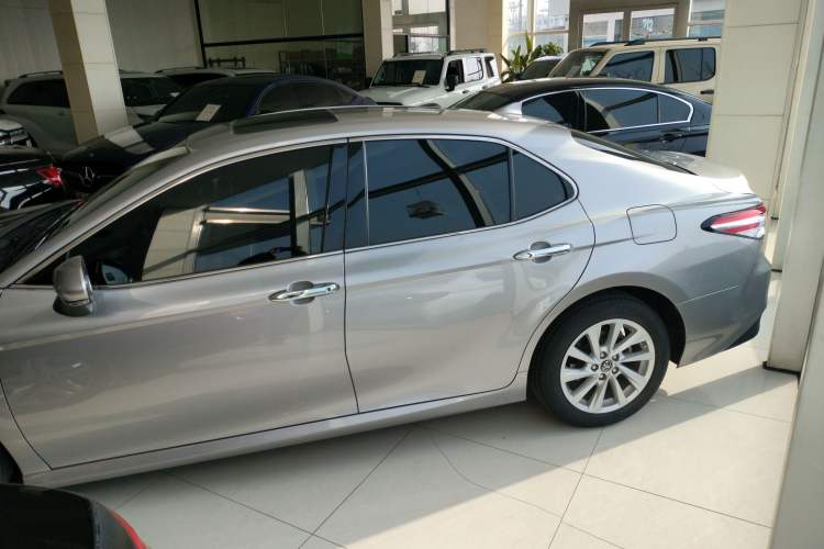 Used Toyota Camry 2021 2.0G Luxury Edition Exterior 3