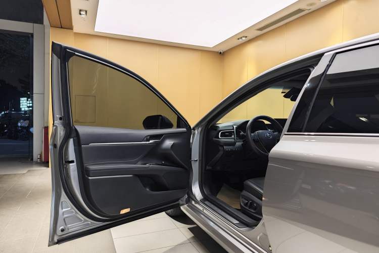 Used Toyota Camry 2021 2.0G Luxury Edition Exterior 3