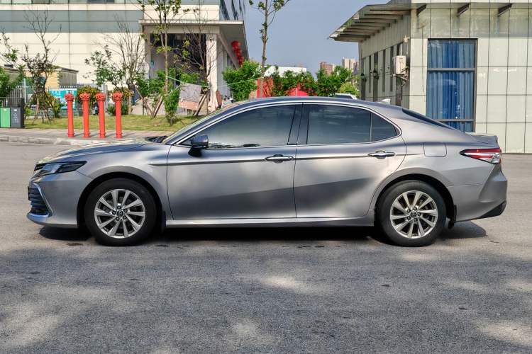 Used Toyota Camry 2021 2.0G Luxury Edition Exterior 7