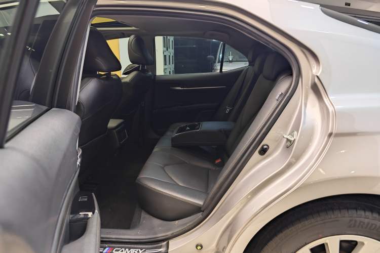 Used Toyota Camry 2021 2.0G Luxury Edition Exterior 9
