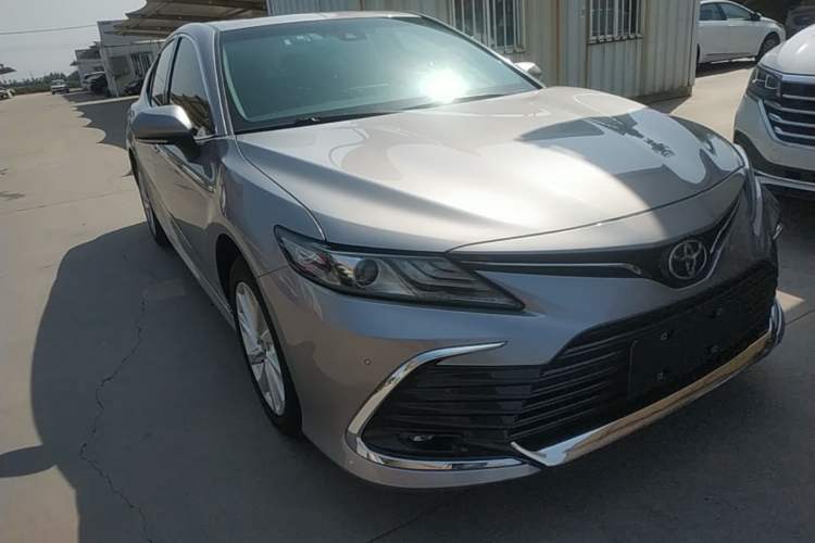 Used Toyota Camry 2021 2.0G Luxury Edition Front Right 45 Deg