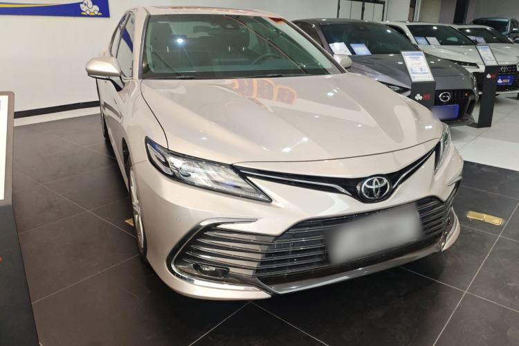 Used Toyota Camry 2021 2.0G Luxury Edition Front Right 45 Deg
