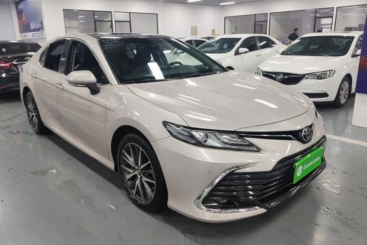 Used Toyota Camry 2021 2.5G Luxury Edition Front Right 45 Deg