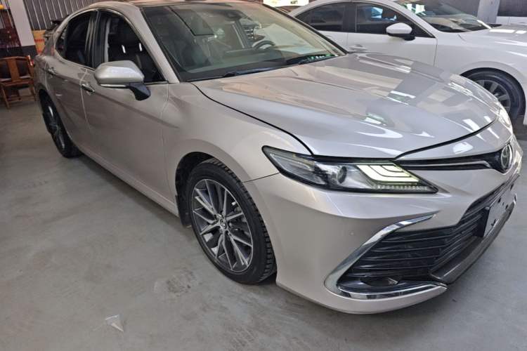 Used Toyota Camry 2021 2.5G Luxury Edition Front Right 45 Deg
