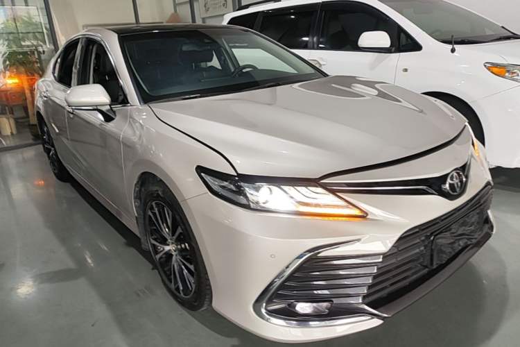 Used Toyota Camry 2021 2.5G Luxury Edition Front Right 45 Deg