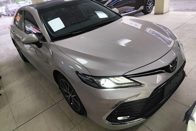Used Toyota Camry 2021 2.5G Luxury Edition Front Right 45 Deg