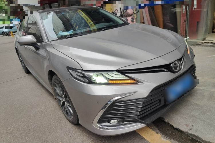 Used Toyota Camry 2021 2.5G Luxury Edition Front Right 45 Deg