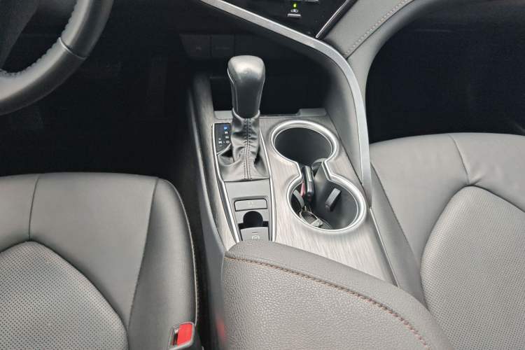 Used Toyota Camry 2021 2.0G Luxury Edition Gear Lever