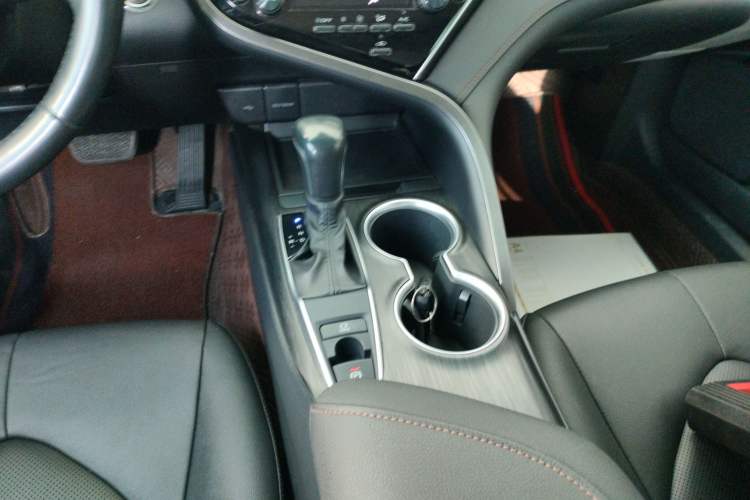 Used Toyota Camry 2021 2.0G Luxury Edition Gear Lever