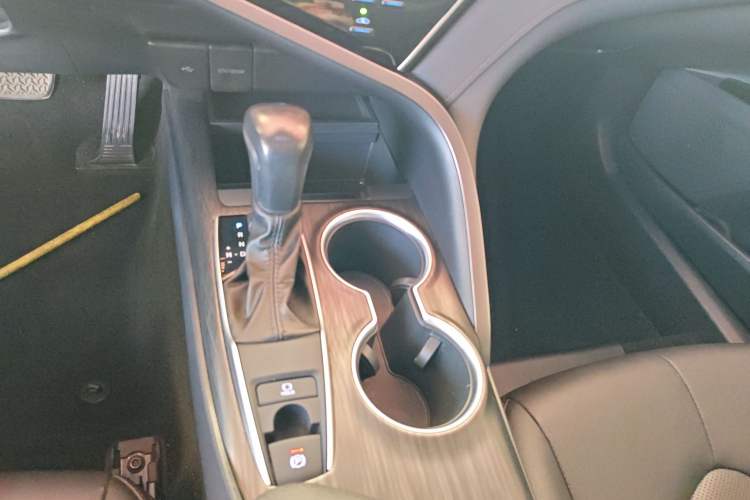 Used Toyota Camry 2021 2.0G Luxury Edition Gear Lever