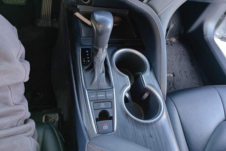 Used Toyota Camry 2021 2.5G Luxury Edition Gear Lever