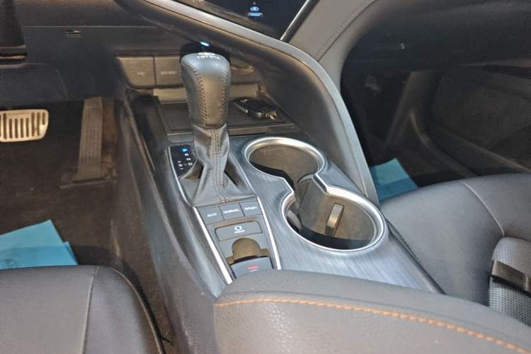 Used Toyota Camry 2021 2.5G Luxury Edition Gear Lever