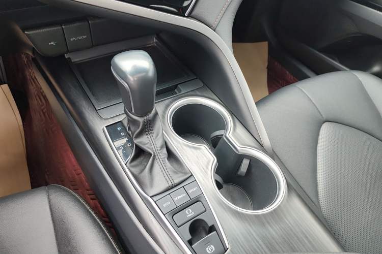 Used Toyota Camry 2021 2.5G Luxury Edition Gear Lever