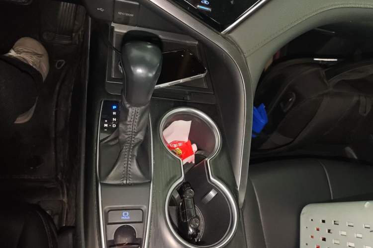 Used Toyota Camry 2021 2.0G Luxury Edition Gear Lever