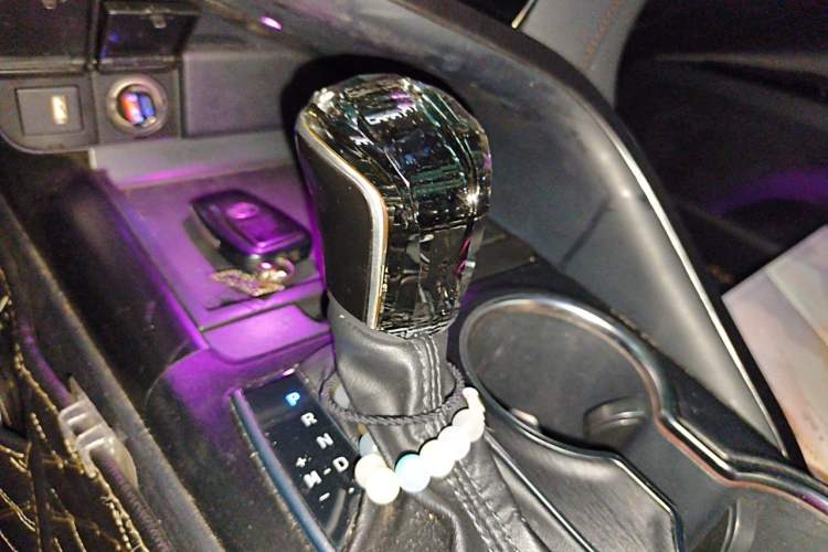 Used Toyota Camry 2021 2.0G Luxury Edition Gear Lever