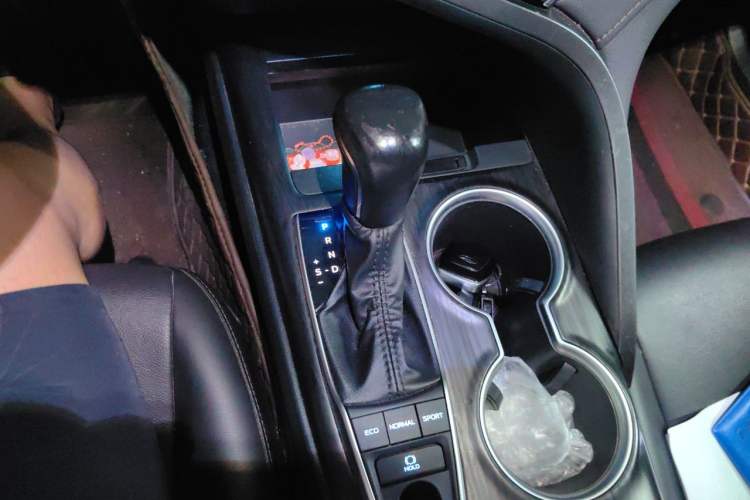 Used Toyota Camry 2021 2.5G Luxury Edition Gear Lever