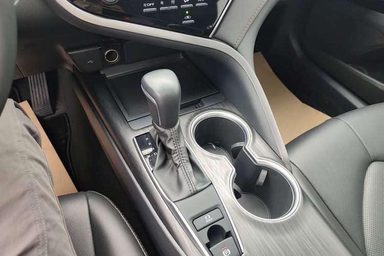 Used Toyota Camry 2021 2.0G Luxury Edition Gear Lever