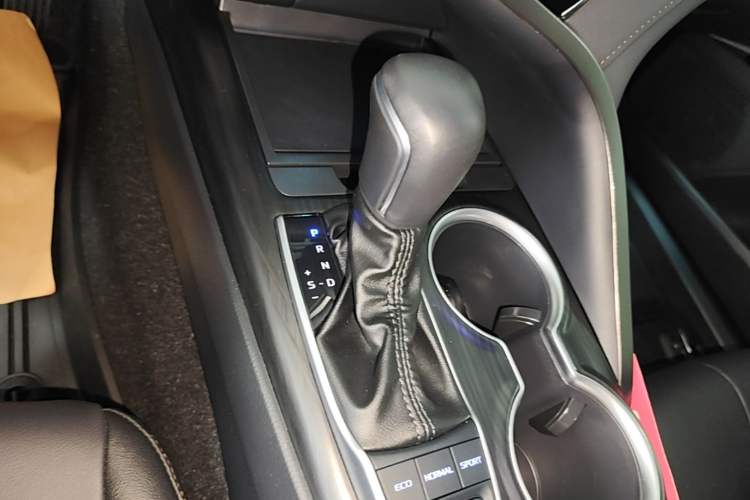 Used Toyota Camry 2021 2.5G Luxury Edition Gear Lever