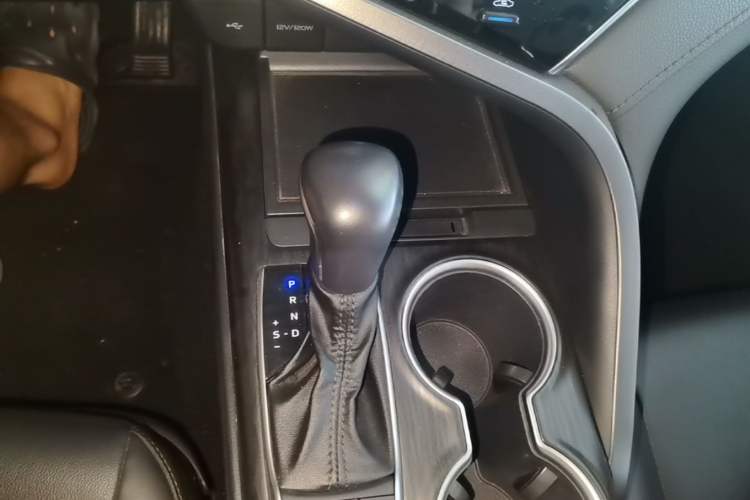 Used Toyota Camry 2021 2.5G Luxury Edition Gear Lever