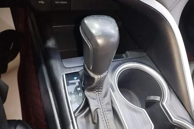 Used Toyota Camry 2021 Dual-Motor 2.5HG Luxury Edition Gear Lever
