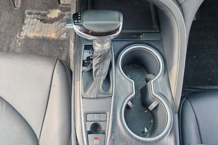 Used Toyota Camry 2021 2.0G Luxury Edition Gear Lever