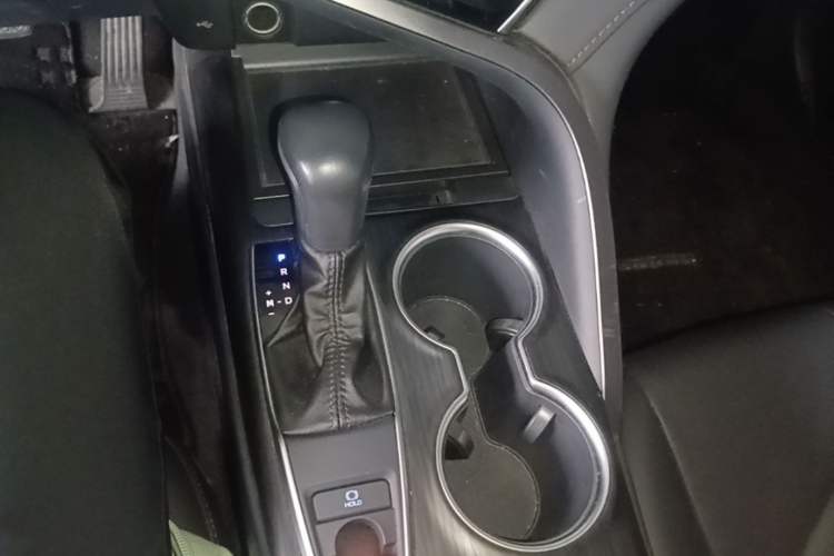 Used Toyota Camry 2021 2.0G Luxury Edition Gear Lever