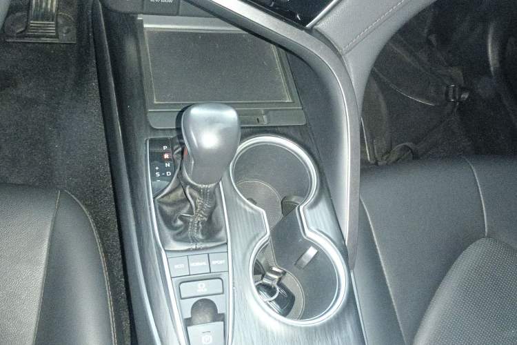 Used Toyota Camry 2021 2.5G Luxury Edition Gear Lever