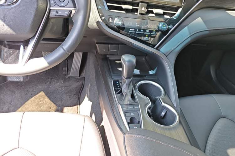 Used Toyota Camry 2021 2.5G Luxury Edition Gear Lever