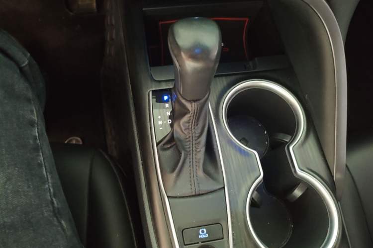 Used Toyota Camry 2021 2.0G Luxury Edition Gear Lever