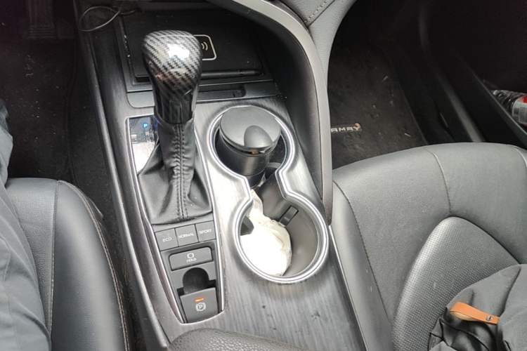 Used Toyota Camry 2021 2.5G Luxury Edition Gear Lever