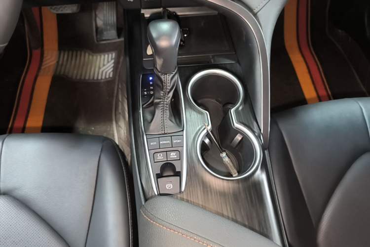 Used Toyota Camry 2021 Dual-Motor 2.5HG Luxury Edition Gear Lever